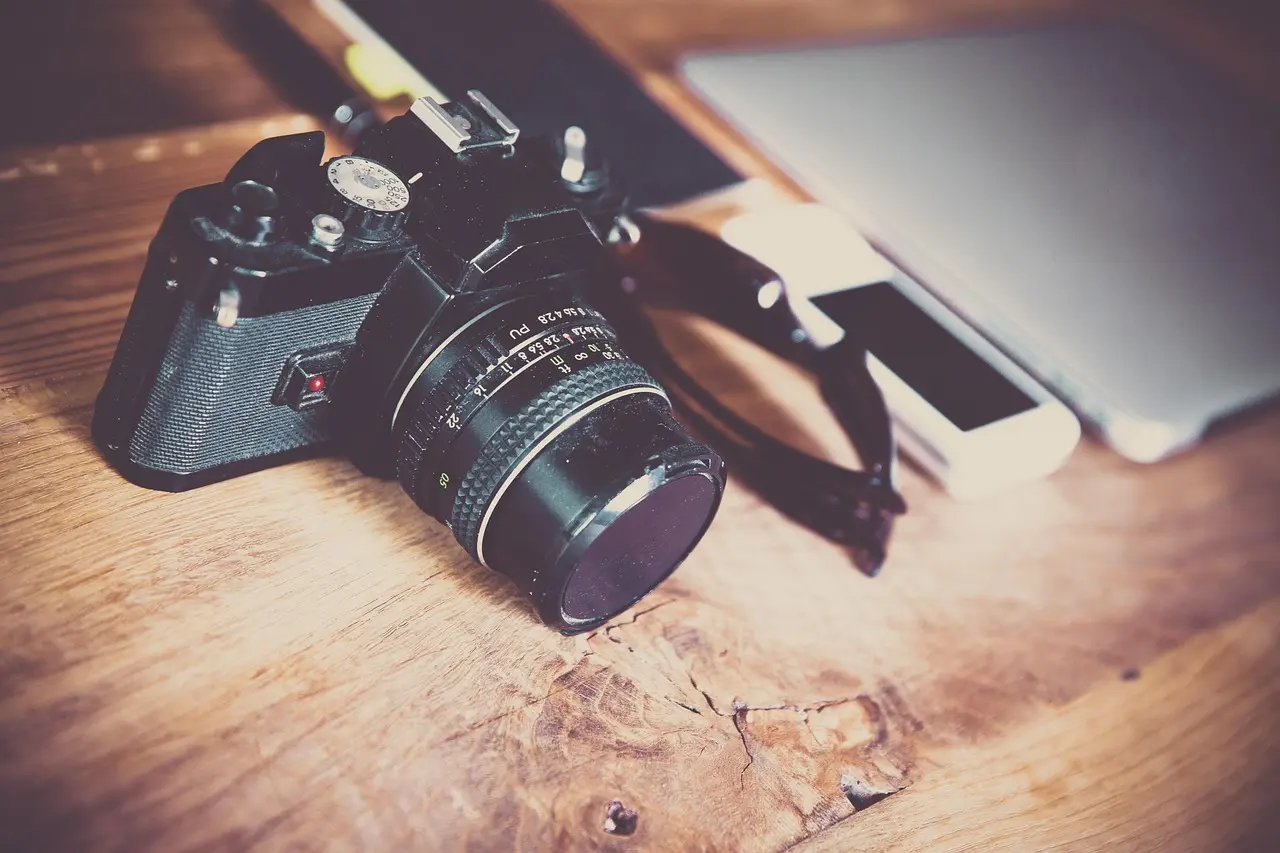 Jakie są zasady przechowywania sprzętu fotograficznego w magazynach self storage?