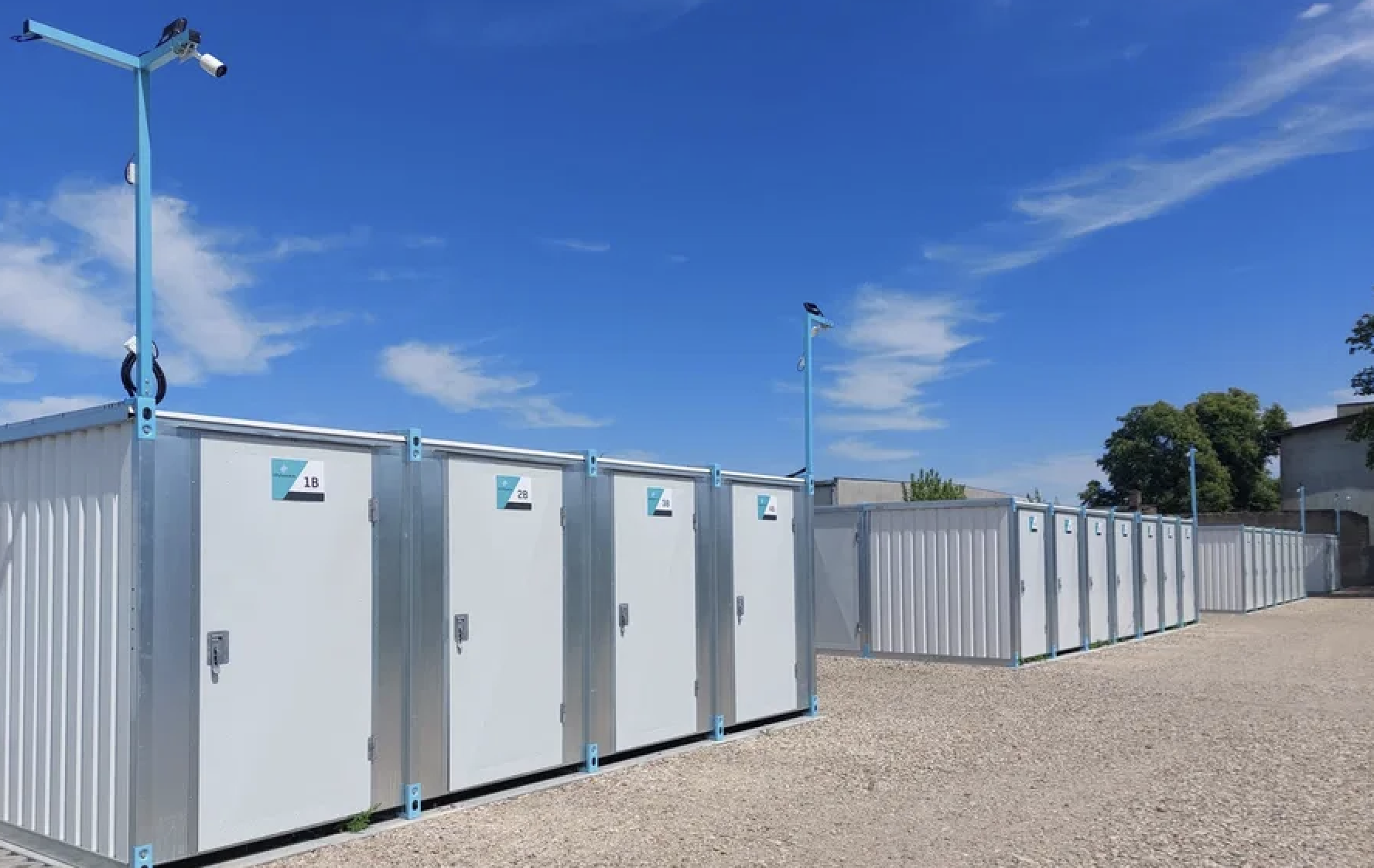 Komórka lokatorska vs self storage – co wybrać?