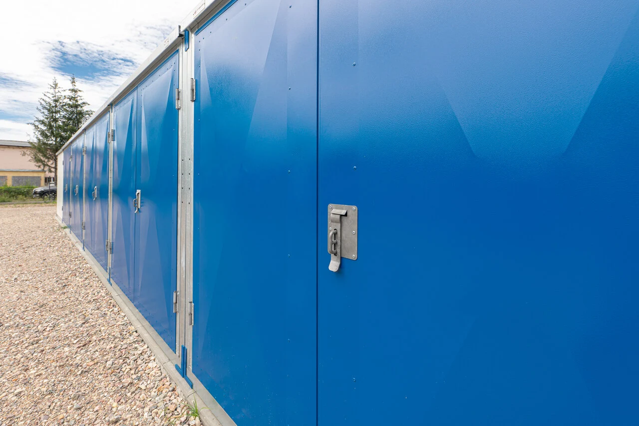 Praca zdalna a brak miejsca – jak self storage pomoże Ci zyskać przestrzeń do efektywnej pracy?