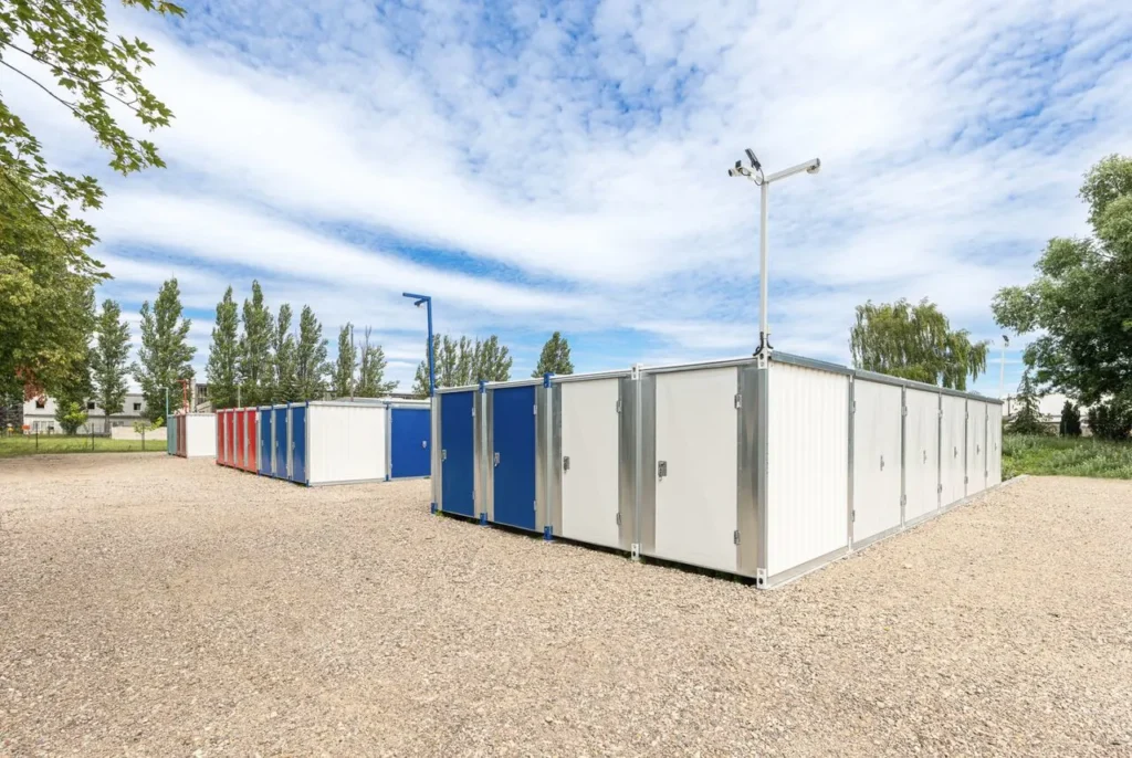 Konsumpcjonizm a brak miejsca Wybierz self storage!